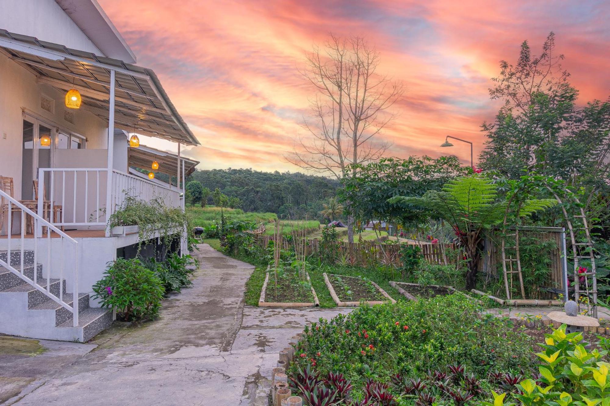 Santya Loka Lodge & Twin Waterfall Jatiluwih Exterior foto